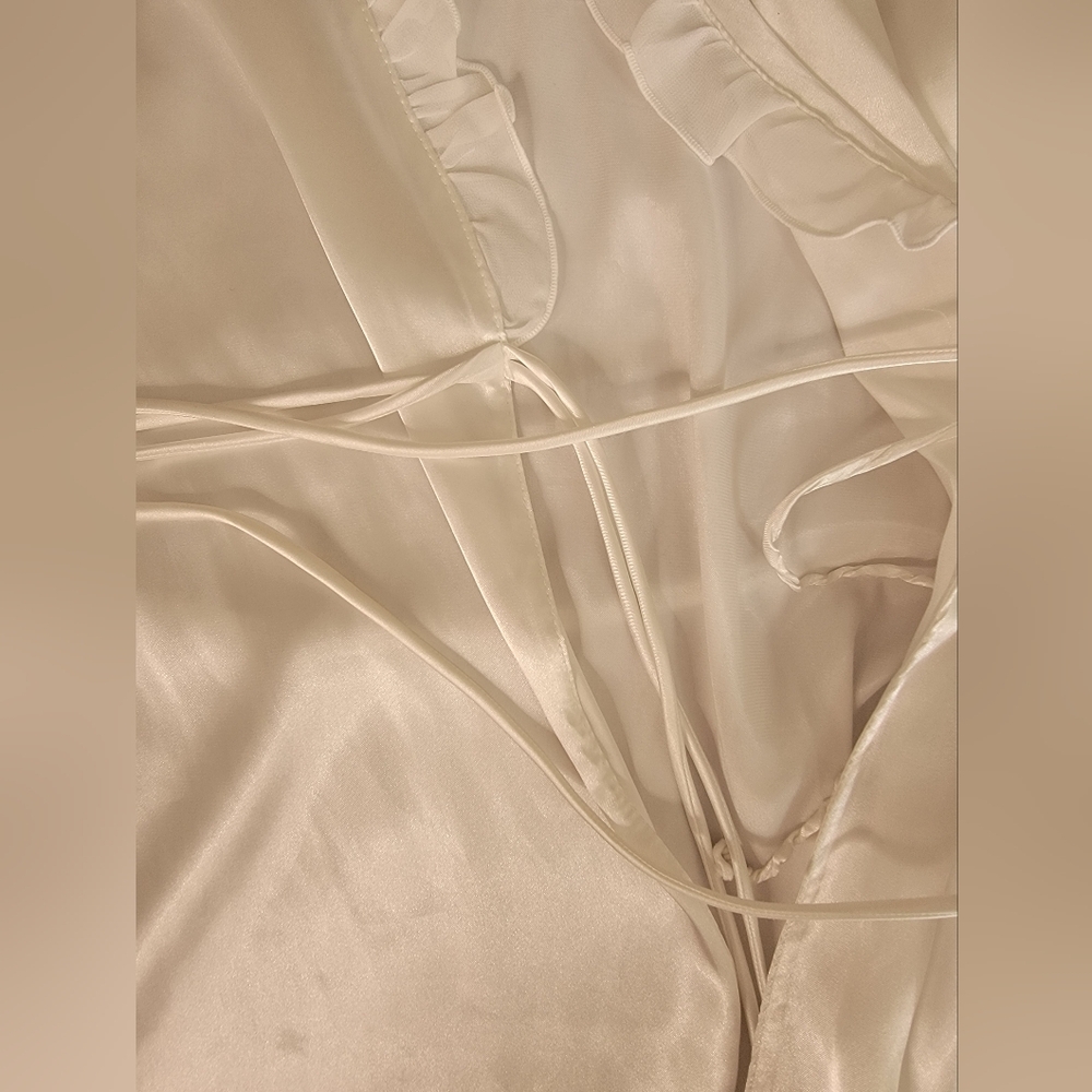 ✨ Luxury White Ivory Robe Size S - Picture 5 of 9